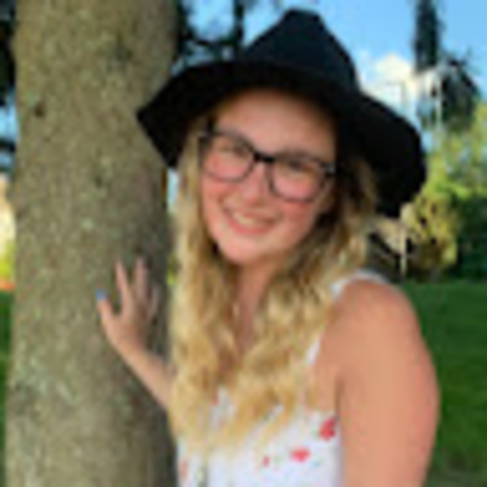 Meet your Posher, Kayla